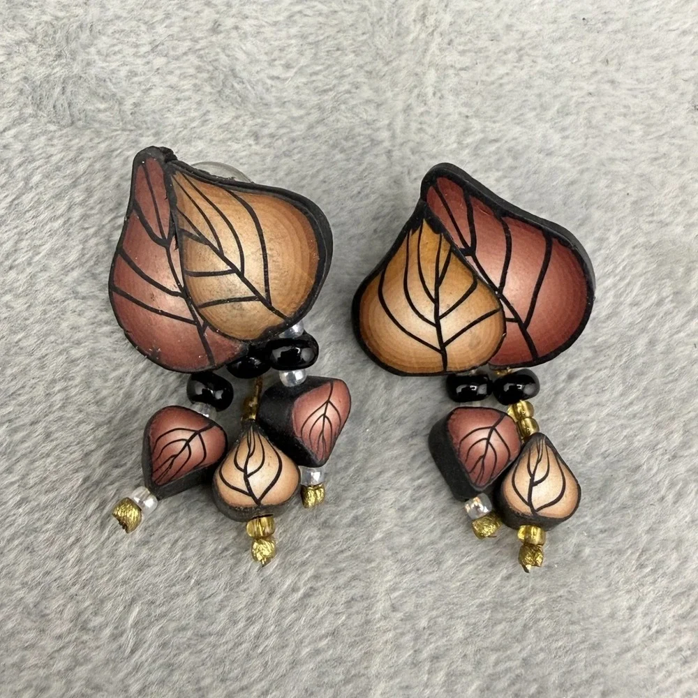 Vintage Pierced Leaf Earrings Polymer Clay‎